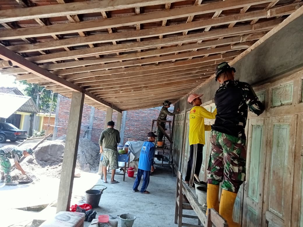 Bapak Diro Ketiban Berkah di TMMD