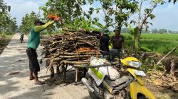 Ketulusan Anggota Satgas TMMD Membantu Warga Dengan Tulus Ikhlas