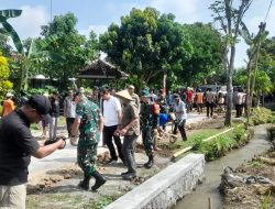 Kolaborasi TNI dan Pemda, Danrem 074/Warastratama dan Bupati Sragen Tinjau Cor Blok Jalan 1.100 Meter