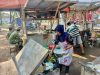 TMMD Reguler ke-128 Kodim Sragen Hidupkan UMKM Desa, Dagangan Mbah Darminah Laris Manis Saat Gladi upacara
