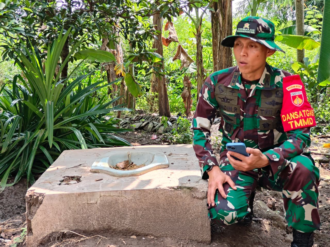 Kepedulian TMMD Hadirkan Jamban Layak untuk Ibu Sri di Desa Puro