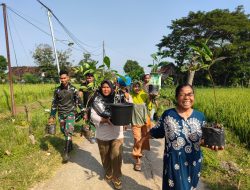 Saat Tangan Emak-Emak dan Prajurit Bersatu Menghijaukan Desa