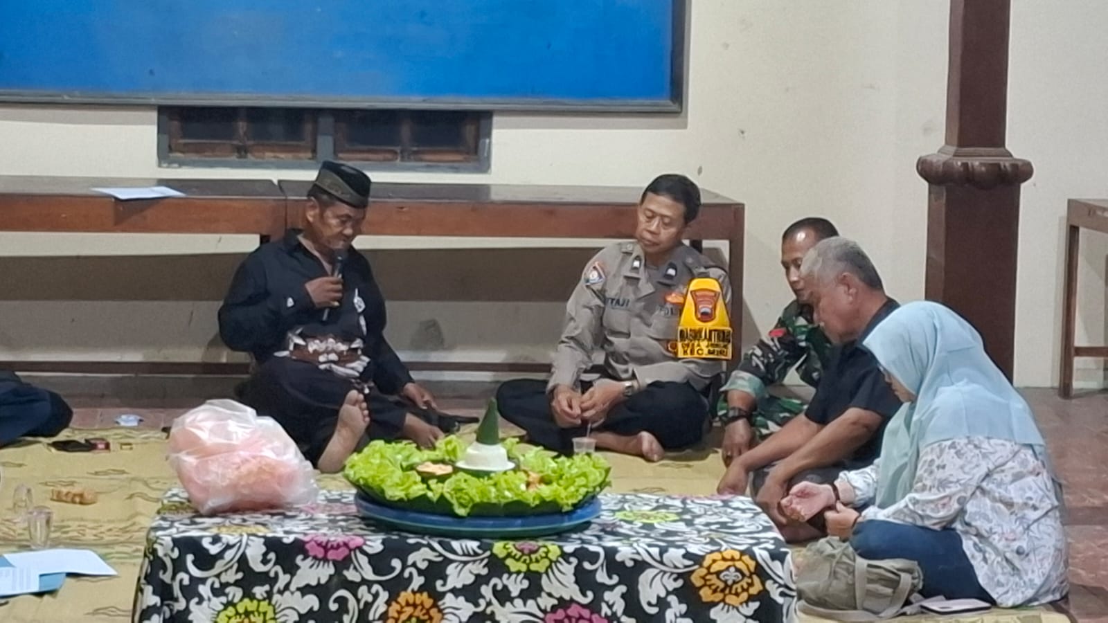 Malam Tirakatan Hari Jadi Sragen: Saat Babinsa dan Warga Lesehan Doakan Bumi Sukowati