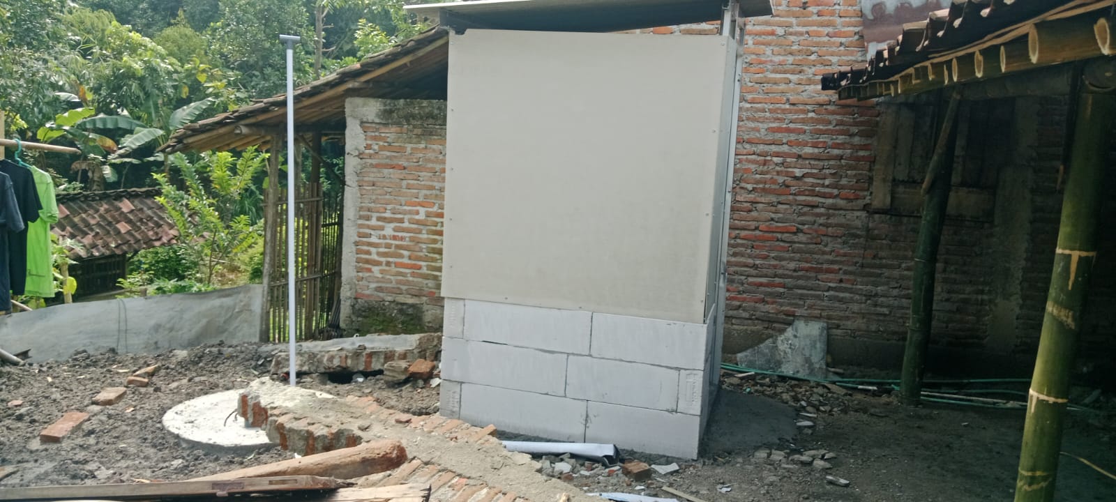 Setengah Target Tercapai, Pembangunan Jamban TMMD Terus Berlanjut