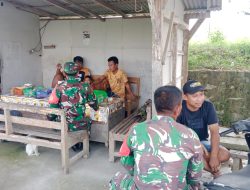 Babinsa Jadikan Warung Bu Daryanti Tempat Bertukar Informasi Warga