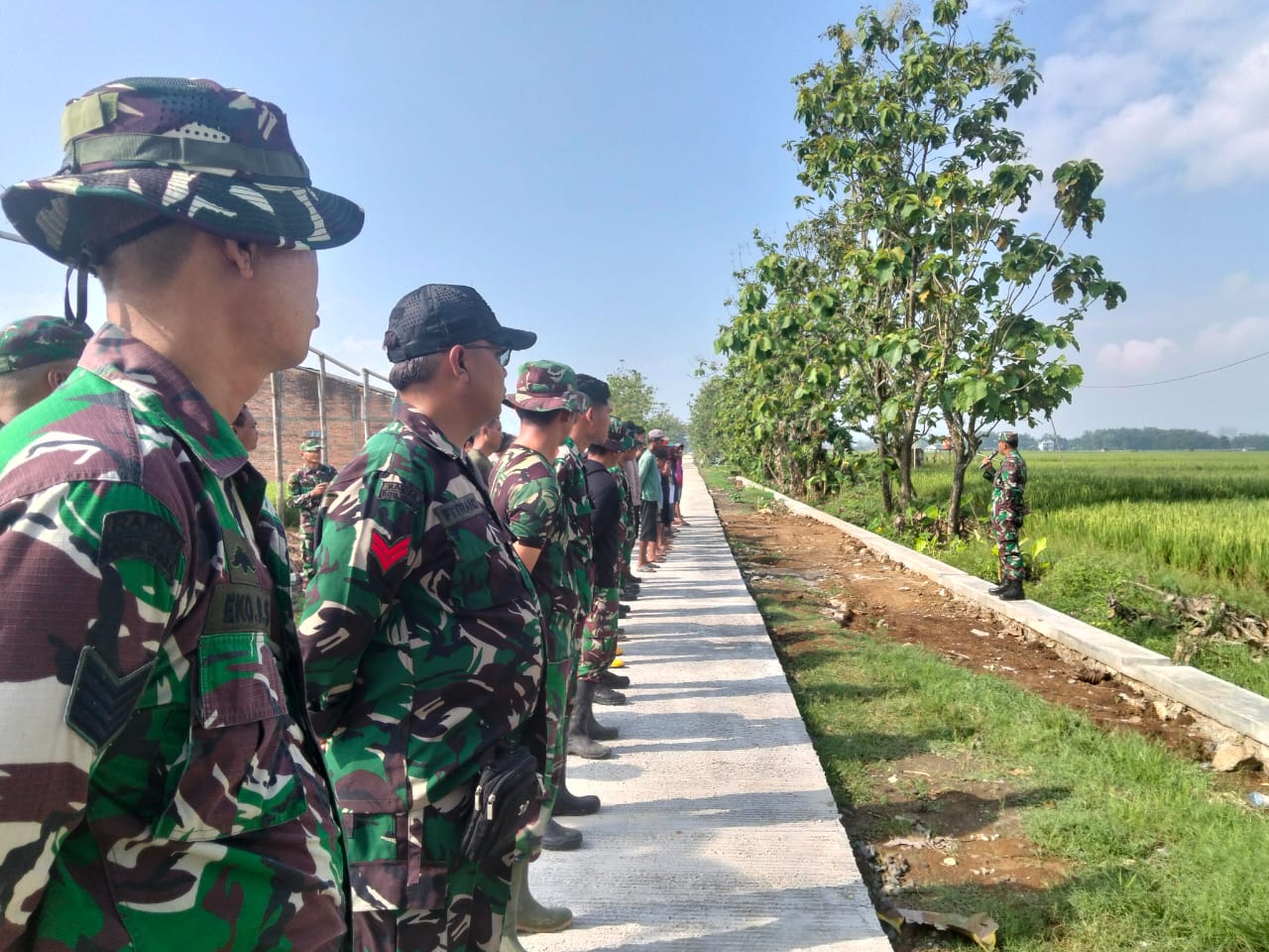 Semangat Pengabdian Tanpa Batas, TMMD Reguler ke-128 Sragen Kobarkan Gotong Royong dari Desa Puro