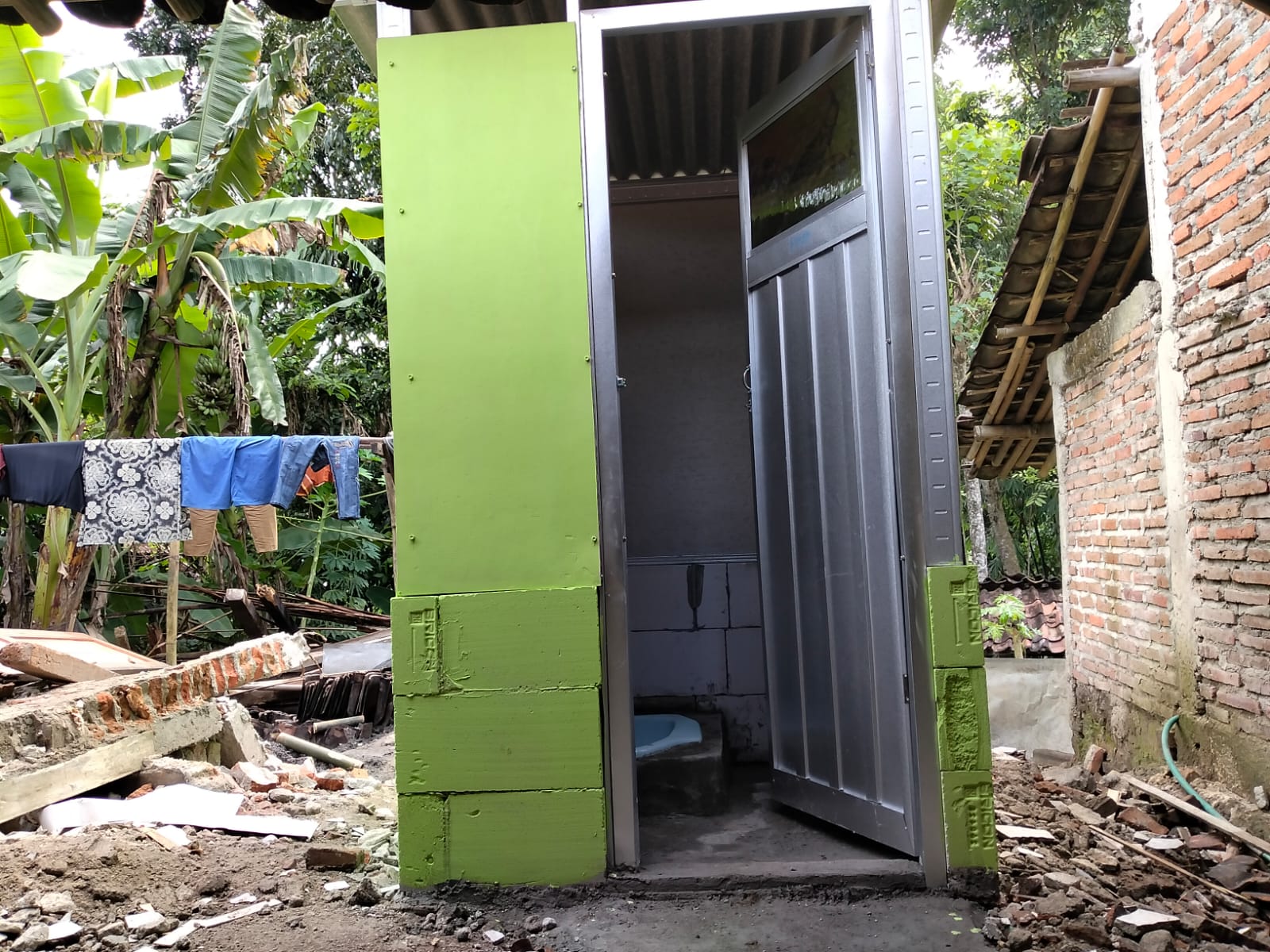 Tuntaskan Masalah Sanitasi Pembangunan Jamban Sehat TMMD Reguler ke-128 Kodim Sragen Capai 100 Persen