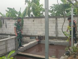 Selesaikan Keluhan Warga, Babinsa Edukasi Peternak Lele Soal Kebersihan Lingkungan
