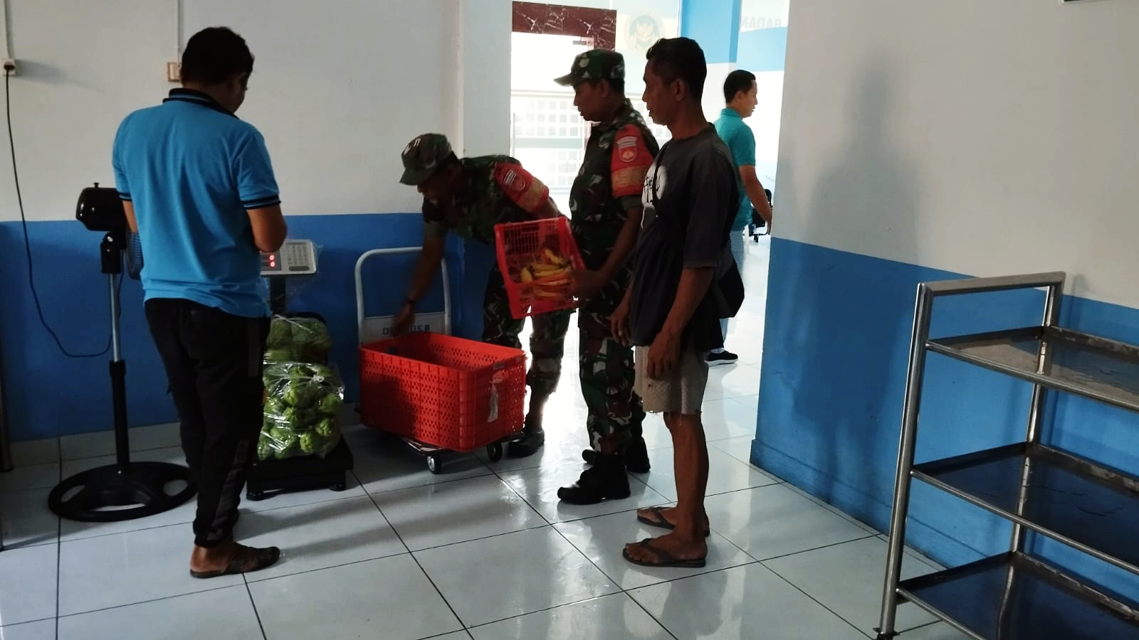 Dukung Program Nasional, Babinsa Cek Dapur Makan Bergizi Gratis Guna Pastikan Higienitas Makanan