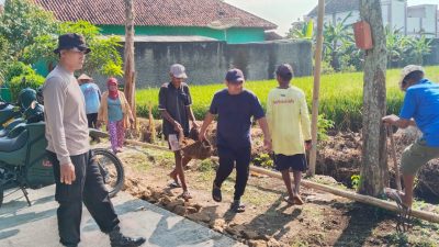 Keterbatasan Alat Tidak Surutkan Semangat Gotong-royong