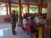 Pastikan Tepat Sasaran, Babinsa Kawal Ketat Pembagian Bantuan Beras dan Minyak