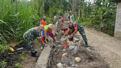 Antisipasi Genangan dan Banjir, Koramil Jenar bersama Warga Bahu-Membahu Buat Parit Antisipasi Genangan dan Banjir, Koramil Jenar bersama Warga Bahu-Membahu Buat Parit