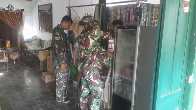 Warung Bu Eni Jadi Favorit Satgas TMMD Saat Istirahat Kerja Warung Bu Eni Jadi Favorit Satgas TMMD Saat Istirahat Kerja