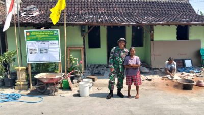 Air Mata Bahagia Ibu Sunarni di Tengah Pengabdian Satgas TMMD Reguler ke-128