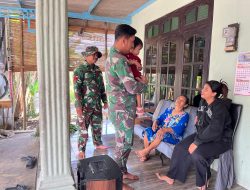 Rindu Anak Anggota Satgas TMMD Bermain Bersama Anak- Anak