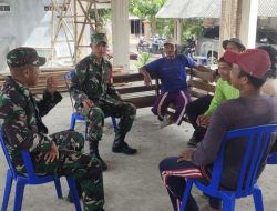 Sikapi Cuaca Tidak Menentu, Babinsa Imbau Warga Tingkatkan Kewaspadaan
