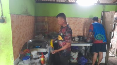 Handal di Medan, Jago di Dapur: Anggota Satgas TMMD Ini Jadi Idola Teman-temannya