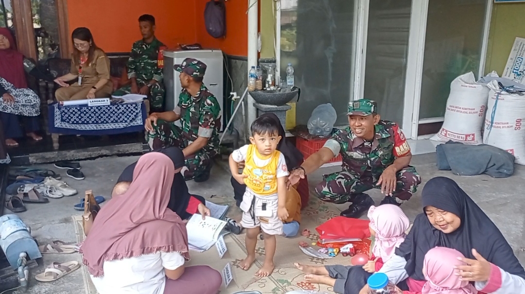 Melalui Posyandu, Babinsa Pantau Langsung Pertumbuhan dan Kesehatan Balita