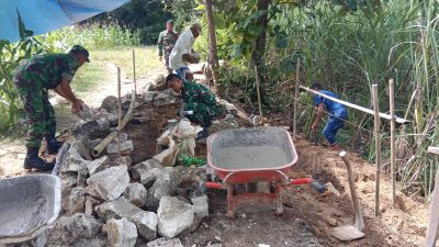 RAWAN LONGSOR & JALAN AMBLAS, PEMBANGUNAN TALUD JADI PRIORITAS BABINSA DEMI LANCARNYA TRANSPORTASI