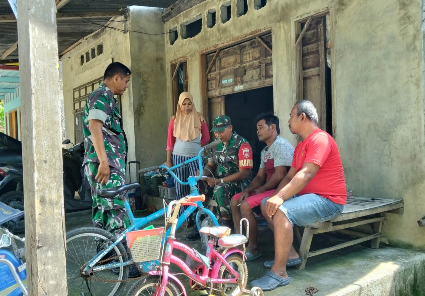 Tak Sekedar Bertugas Babinsa Hadir Jadi Sahabat Masyarakat