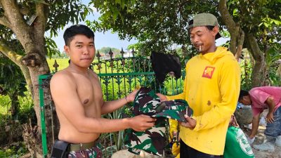 Kaos dan Topi Rimba Jadi Kenang-Kenangan Hangat Penghujung TMMD