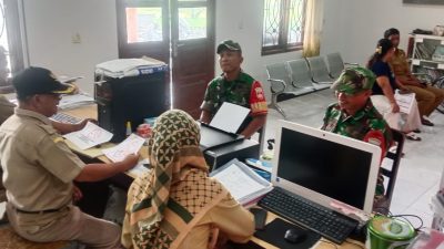 Perkuat Sinergi, Babinsa Turun Tangan Validasi Data Teritorial di Kantor Desa Perkuat Sinergi, Babinsa Turun Tangan Validasi Data Teritorial di Kantor Desa