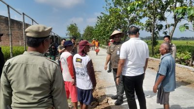 Tinjau Cor Blok TMMD Reg 128, Bupati Sragen Dialog Langsung dengan Warga