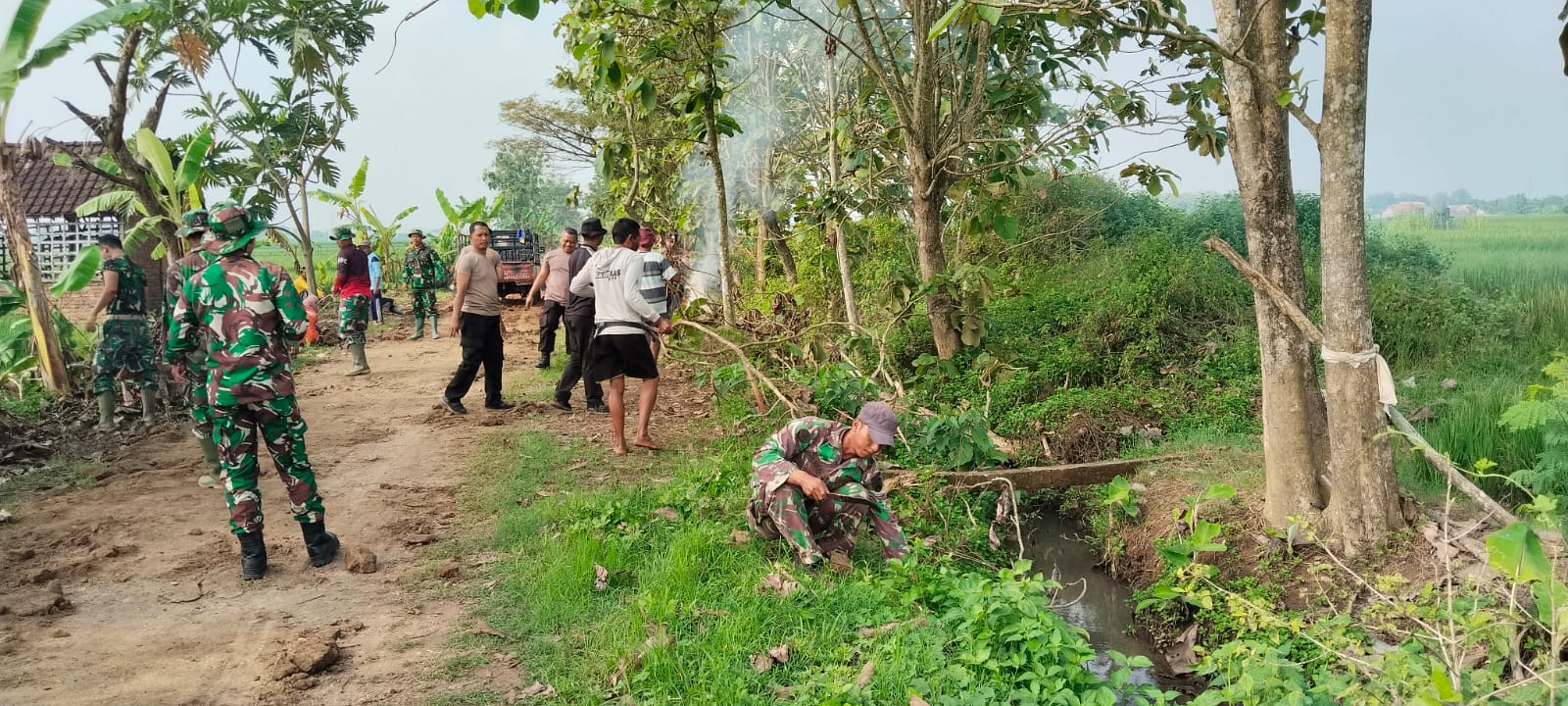 Kabut Asap Tebal menyelimuti Lokasi TMMD Reg ke-128 Kodim 0725/Sragen
