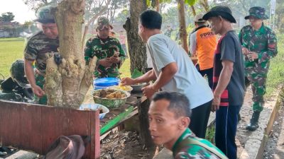Mak Yem Tersenyum, Dagangan Laris Diborong Satgas TMMD