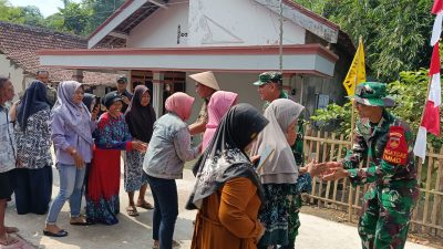 Sambut Haru Kedatangan Danrem 074/Wrt, Warga Pelemgadung Antre Bersalaman Ungkapkan Syukur Atas Sumur Bor TMMD