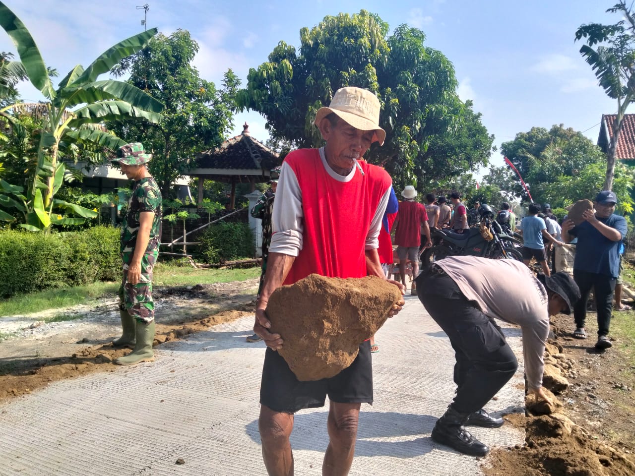 Semangat Tak Pernah Tua, Cipto Suparno Jadi Inspirasi TMMD Reguler Ke-128 Kodim Sragen