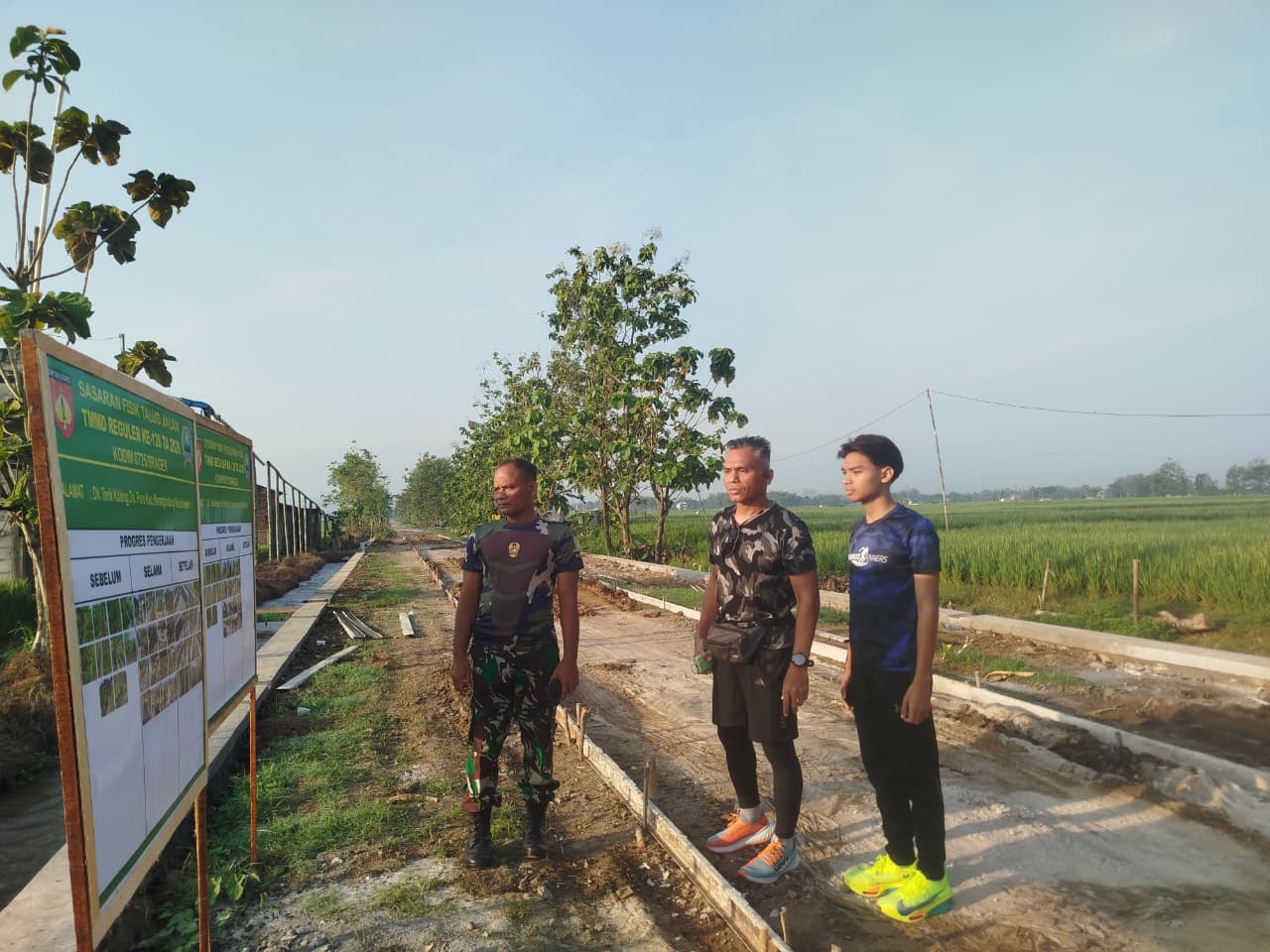 Kepala Staff Kodim Sragen jajal jalan baru hasil TMMD