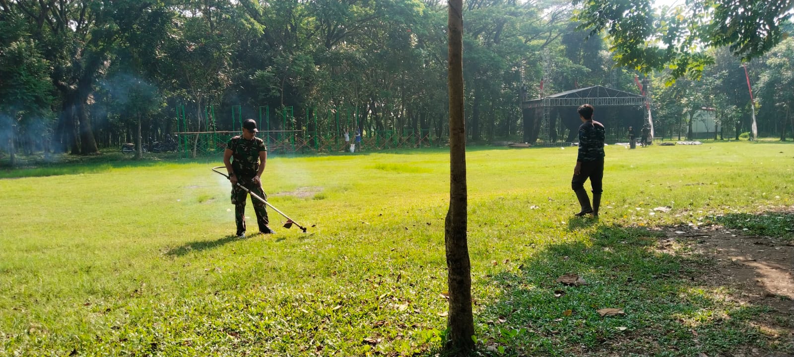 DLH Kab. Sragen Bersinergi dengan Satgas TMMD Reguler ke-128 Kodim 0725/Sragen