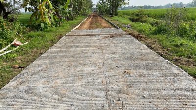 Akselerasi Membuahkan Hasil Pengecoran Jalan TMMD Reguler ke-128 Kodim Sragen Capai 50 Persen