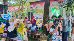Ratusan warga Desa Puro tampak antusias menyaksikan upacara penutupan TMMD Reguler ke-128 Kodim 0725/Sragen
