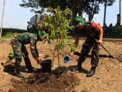 Tanam Durian di Lokasi Sumur Bor, Dansatgas Ingin Manfaat TMMD Terus Tumbuh