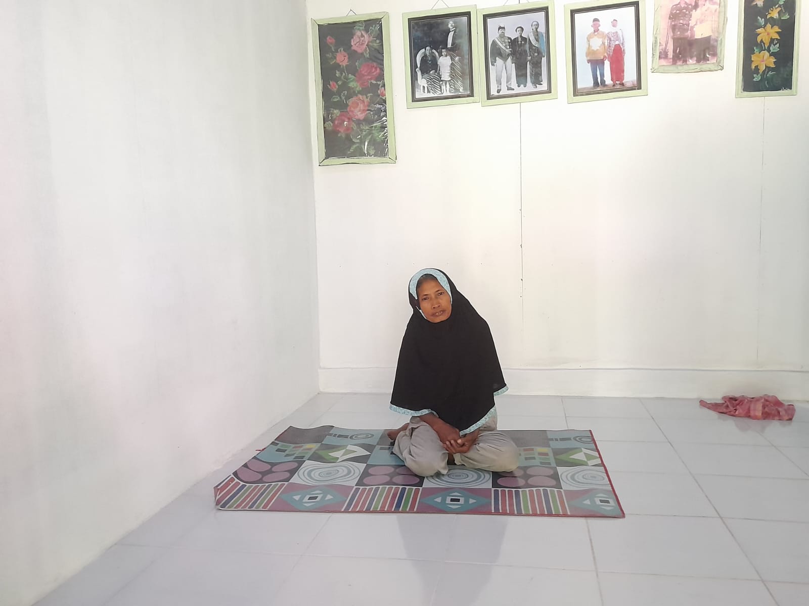 Berkat Keramik TMMD Rumah Jadi Adem, Ibu Sri Supatmi Sekarang Senang Tidur di Lantai