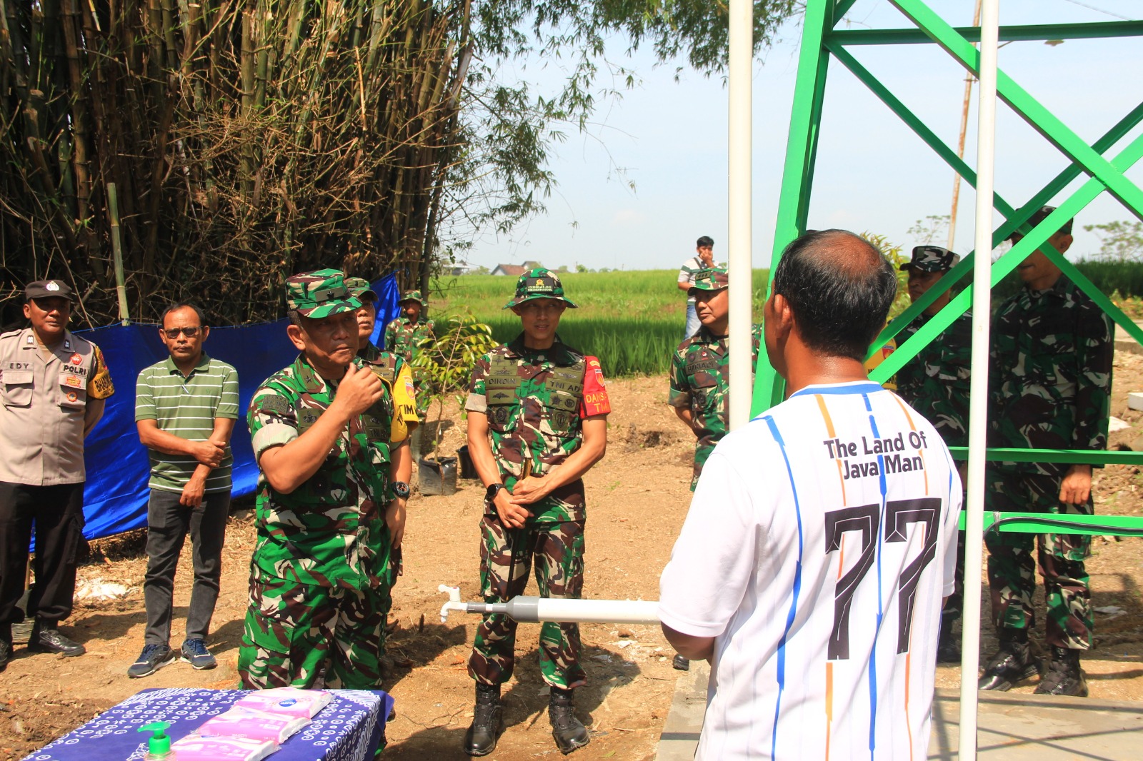 Air Kehidupan Mengalir dari TMMD, Wasev Tinjau Sumur Bor dan Tanam Harapan di Pelemgadung