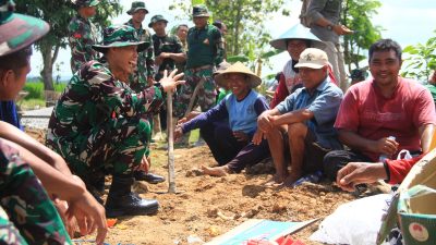 Canda Hangat di Tengah Pengecoran, Dansatgas TMMD Apresiasi Kekompakan Satgas dan Warga