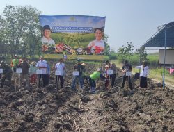 Jenar Jadi Sorotan, Pelda Ary Dampingi Dirjen Kementan Sukseskan Gerakan Tanam Tebu Serempak