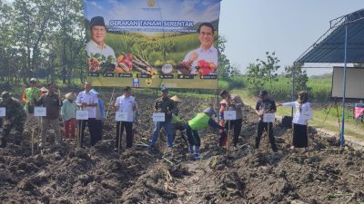Jenar Jadi Sorotan, Pelda Ary Dampingi Dirjen Kementan Sukseskan Gerakan Tanam Tebu Serempak