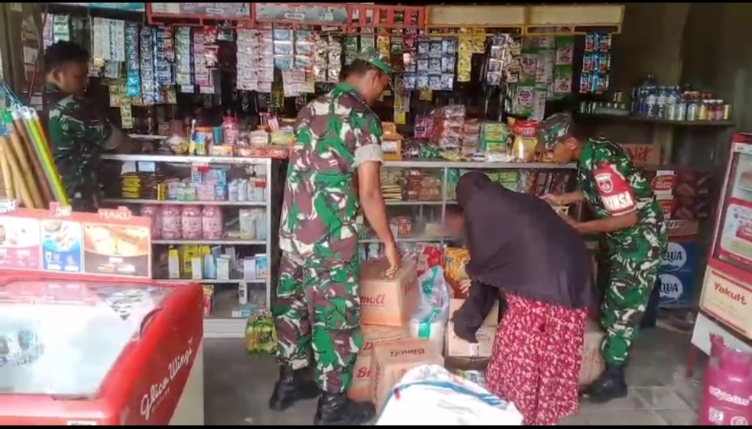 Jaga Daya Beli Warga, Babinsa Pantau Langsung Harga Sembako