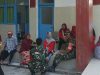Tawa Ceria Bersama Lansia, Babinsa Hadir Tebar Semangat dan Kepedulian di Tengah Masyarakat