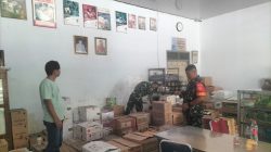 Pastikan Petani Tak Kesulitan, Babinsa Cek Ketersediaan Pupuk di Kios Pertanian Pastikan Petani Tak Kesulitan, Babinsa Cek Ketersediaan Pupuk di Kios Pertanian