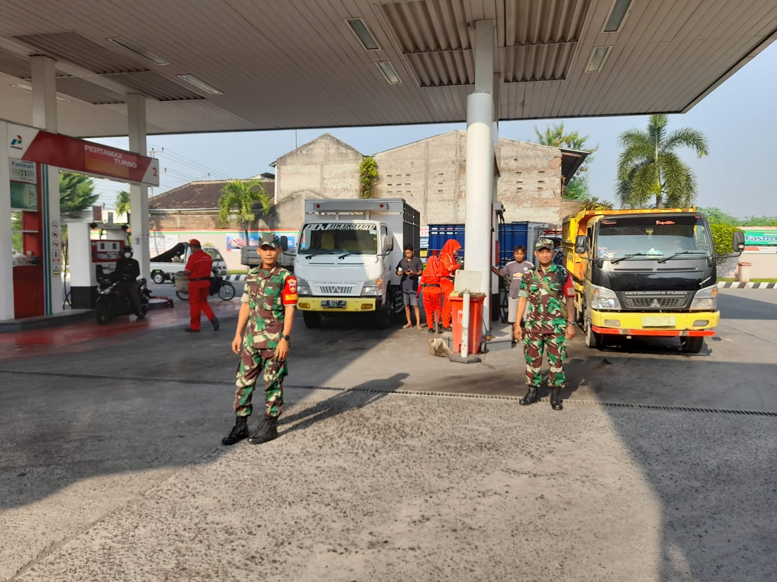 Saat Warga Beraktivitas, Koramil Ngrampal Bergerak Menyisir Titik Rawan Demi Menjaga Rasa Aman