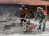 Gelorakan Semangat Gotong Royong, Babinsa Miri Pimpin Perbaikan Gorong-Gorong