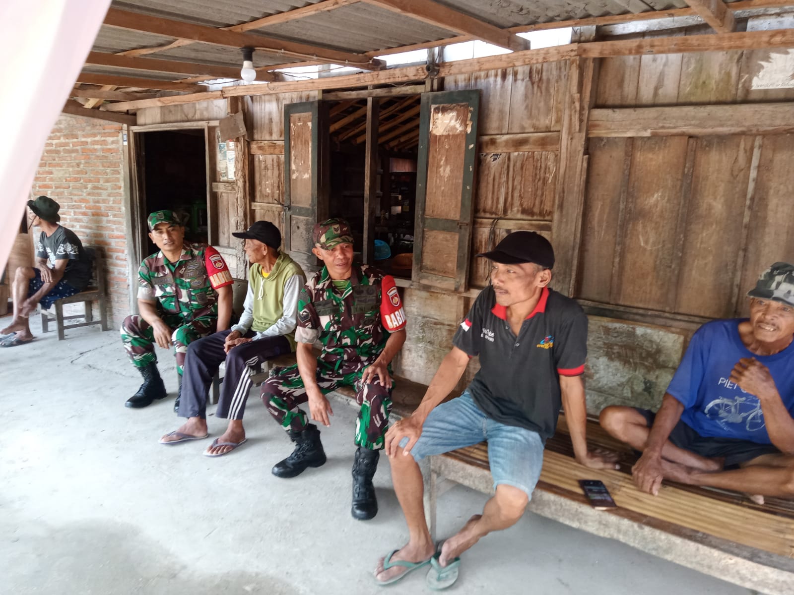 Lewat Komsos, Babinsa Jenar Hadir Sebagai Sahabat Masyarakat