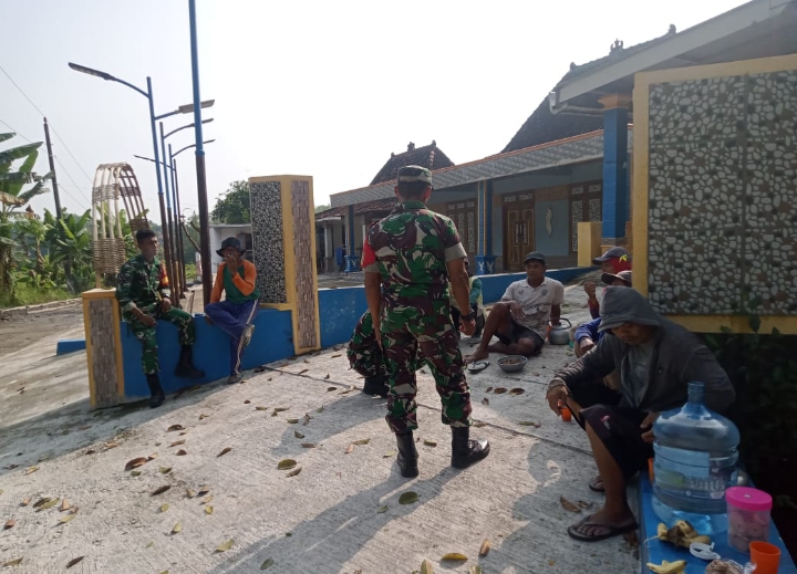 Tak Sekedar Bertatap Muka, Serka Mukmin Bangun Kepercayaan Warga Dari Hati Ke Hati