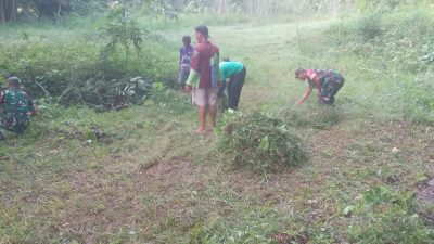 Babinsa Gesi Bersama Warga Bersihkan Sendang Sogan, Lestarikan Sumber Air dan Budaya Gotong Royong