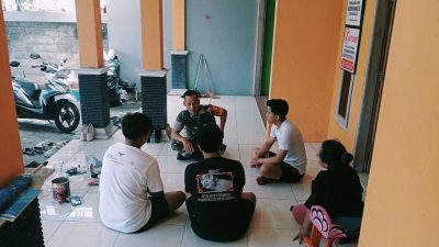 Babinsa Jenalas Rangkul Karang Taruna, Bentengi Desa dari Potensi Gangguan Kamtibmas Babinsa Jenalas Rangkul Karang Taruna, Bentengi Desa dari Potensi Gangguan Kamtibmas